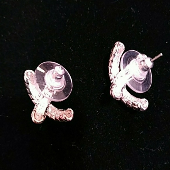 Criss-cross Beach Pebble Earrings - Picture 3 of 3